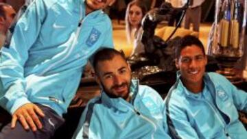 El postderbi. Benzema y Varane se volvieron a ver con Griezmann, ahora en la selección francesa.