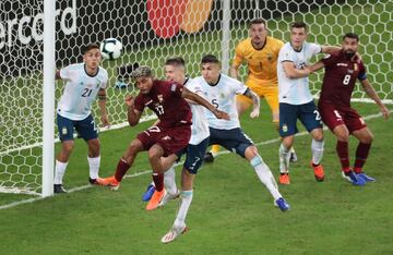 Josef Martínez y Juan Foyth.