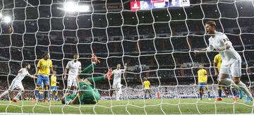 1-0. Casemiro marcó el primer gol.