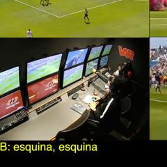 La felicitación que hubo en el VAR tras el no penal de la U