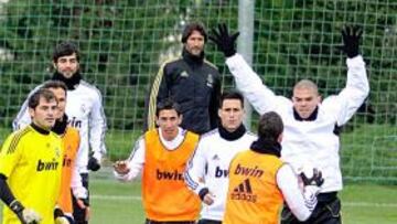 Mou esconde la lista, pero no están ni Lass ni Sahin