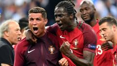 &Eacute;der, el autor del gol de la Eurocopa de 2016, celebra el triunfo de Portugal con Cristiano. 