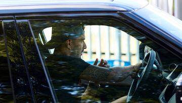 GRAF7924. BARCELONA (CATALU&Ntilde;A), 31/08/2020.- El delantero uruguayo del FC Barcelona Luis Su&aacute;rez llega este lunes a la ciudad deportiva Joan Gamper para el primer entrenamiento del conjunto. EFE/Alejandro Garc&iacute;a