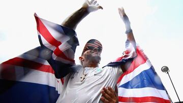MEXICO CITY, MEXICO - OCTOBER 29: Lewis Hamilton of Great Britain and Mercedes GP celebrates after winning his fourth F1 World Drivers Championship after the Formula One Grand Prix of Mexico at Autodromo Hermanos Rodriguez on October 29, 2017 in Mexico City, Mexico. Clive Mason/Getty Images/AFP
== FOR NEWSPAPERS, INTERNET, TELCOS & TELEVISION USE ONLY ==