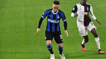 Inter Milan&#039;s Argentinian forward Lautaro Martinez (L) vies with Juventus&#039; French midfielder Blaise Matuidi during the Italian Serie A football match Juventus vs Inter Milan, at the Juventus stadium in Turin on March 8, 2020. - The match is play