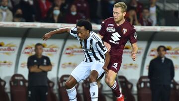 Juventus derrotó 0-1 a Torino en condición de visita por la fecha 7 de la Serie A. Locatelli marcó el gol del triunfo y Cuadrado juegó 45 minutos.