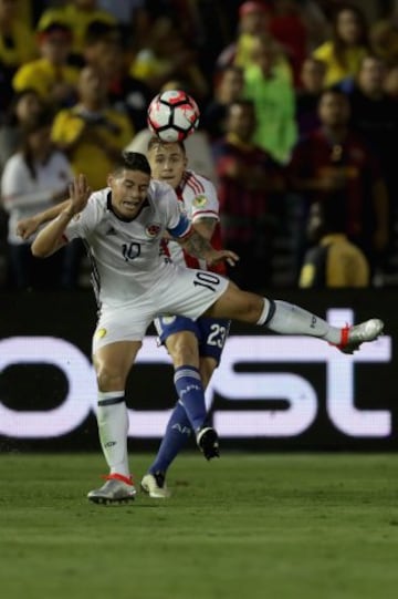 A James, el blanco de la Selección le sienta mejor