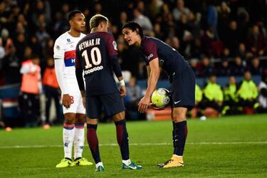 Cavani and Neymar: galacticos at war