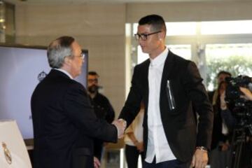 Cristiano Ronaldo será jugador blanco hasta 2021.
