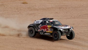 Peterhansel durante la décima etapa del Rally Dakar 2021.