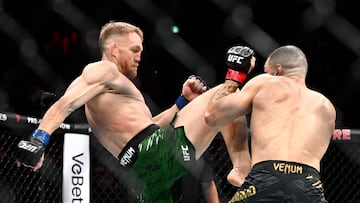 MONTREAL, QUEBEC - MAY 10: Jack Della Maddalena of Australia (L) fights Belal Muhammad of the United States in a welterweight title bout during UFC 315 at Bell Centre on May 10, 2025 in Montreal, Quebec. Minas Panagiotakis/Getty Images/AFP (Photo by Minas Panagiotakis / GETTY IMAGES NORTH AMERICA / Getty Images via AFP)