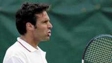 <B>EL HÉROE.</b> Álex Corretja ha dinamitado una eliminatoria que parecía decantada para Estados Unidos. Esta noche también será clave.