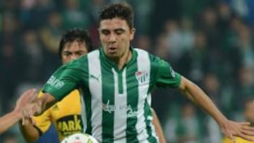 Ozan Tufan, jugando con el Bursaspor.