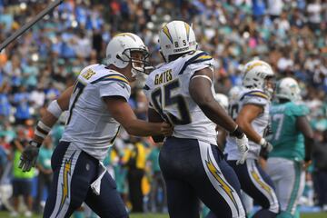 Los jugadores de los Chargers se convirtieron en eltercer combo de quarterback y receptor con más anotaciones con un total de 87 por encima de Dan Marino y Mark Clayton.