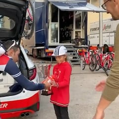 El bonito detalle de Matteo Moschetti tras ganar el Trofeo Ses Salines-Felanitx
