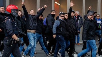 BILBAO, 26/01/2025.-Vista de la llegada de la afición del Leganés, antes del partido de la jornada 21 de LaLiga entre el Athletic Club y el Leganés, este domingo en el estadio de San Mamés en Bilbao.-EFE/ Miguel Tona