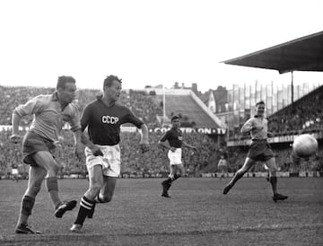 Es el primer futbolista sueco que marc車 las diferencias y mostr車 el camino de las grandes ligas europeas. Adem芍s de formar parte del equipo que qued車 tercero en el Mundial del 1958, Harmin es uno de los mejores jugadores de la historia de la Fiorentina. En el conjunto 'viola' disput車 casi 300 partidos a lo largo de nueve temporadas y anot車 150 goles. Es, en la actualidad, el octavo m芍ximo goleador del Calcio con 190 goles. Juventus, Padova, Milan y Napoli tambi谷n disfrutaron de su talento. Hamrin era un jugador r芍pido, creativo y con un don t谷cnicamente. Un atacante de 谷poca.