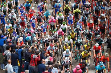 Exhibición de Yates en Osimo para afianzar la maglia rosa