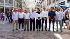 Representaci&oacute;n del M&aacute;laga en la Feria. En el centro, la quinta por la izquierda, Hamyan Al Thani.