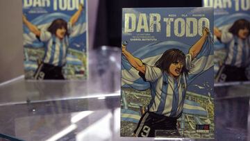 Vista del cómic "Dar Todo", de los autores Sebastián Rizzo, Raúl Vila y Maco Pacheco, durante su presentación hoy, martes 28 de agosto de 2018, en Buenos Aires (Argentina).