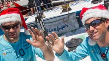 <b>SOLIDARIOS. </b>Iker y Xabi han donado 675 kg de pescado y marisco a las HH. de la Caridad de Santander.
