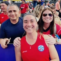 La emotiva historia familiar detrás de la gran goleadora de Chile