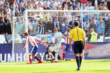 GOL 1-1  Saque de esquina el Málaga cuando Amrabat trataba de rematar ante dos defensores rojiblancos y en su intento de despejar Fernando Torres tocó la pelota para acabar introduciéndose el cuero en su propia portería. 