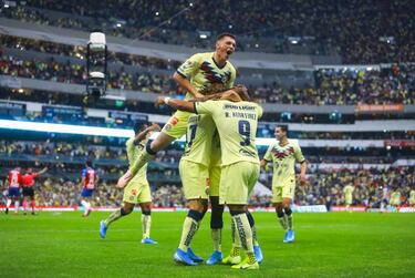 América goleó a Chivas en el Clásico Nacional de la Liga MX