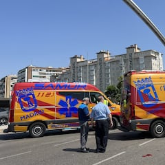 Accidente en el Puente de Ventas al chocar un autobús de la EMT y un turismo: hay seis heridos