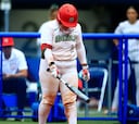 Acusan a equipo de Softbol de dejar sus uniformes en la basura