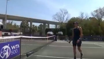 El momento de la retirada de Muguruza en Charleston