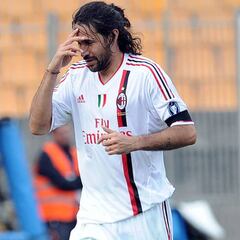 La cábala del Milan 2011 a la que bautizaron 'Mario Yepes'