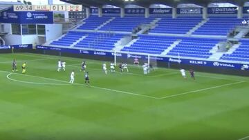 Rafa Mir marca un gol con una de las ejecuciones más difíciles nunca vista