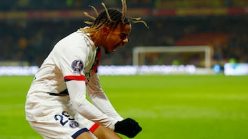 Soccer Football - Ligue 1 - RC Lens v Paris St Germain - Stade Bollaert-Delelis, Lens, France - January 18, 2025 Paris St Germain's Bradley Barcola celebrates scoring their second goal REUTERS/Gonzalo Fuentes