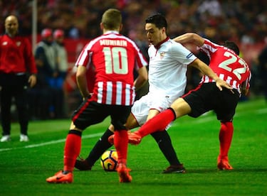 Sevilla tighten the title trio as Athletic fail again on the road