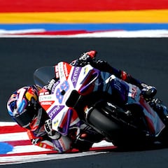 ‘Martinator’ no perdona y Pedrosa lucha por el podio