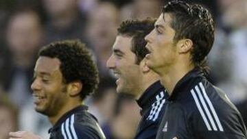 <b>LETALES.</b> Cristiano Ronaldo y Gonzalo Higuaín firmaron los goles del Real Madrid en Santander.