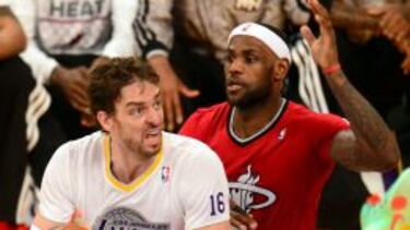Pau Gasol, en el partido de Navidad, ante LeBron.