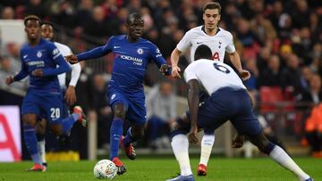 Kanté enfrentando a Sánchez