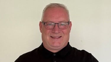 Usa ChatGPT de asesor bursátil y logra un rendimiento de 2.250 euros en una hora: “A ver si puedo hacer crecer un poco mi dinero”