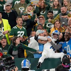 Viral video of Packers fan throwing beer on Lions’ Amon-Ra St. Brown