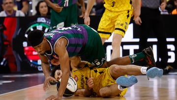 Kameron Taylor y Fitipaldo, en otro intenso duelo entre estos equipos.