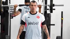 ¡Exigido al máximo! Medel había llegado recién, pero tuvo que entrenar así...