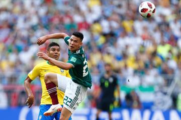 Casemiro e Hirving Lozano.