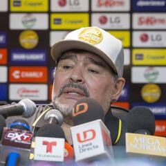 Maradona: "La gente tonta que se quede en la calle trabajando"