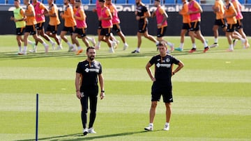 Bordalás junto a su segundo, durante un entrenamiento.