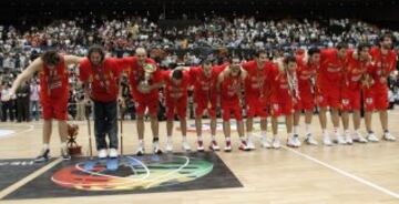 Los jugadores de la selecci車n celebran el Campeonato del Mundo.