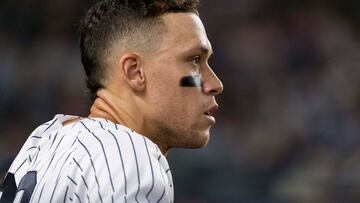 New York (United States), 24/06/2022.- New York Yankees Aaron Judge in the dugout, during the game between the Houston Astros and the New York Yankees, at Yankees Stadium, in the Bronx borough of New York, New York, USA, 23 June 2022. (Estados Unidos, Nueva York) EFE/EPA/JUSTIN LANE
