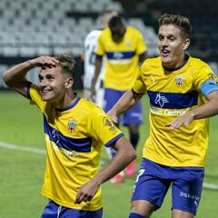 Aprobados y suspensos del Almería: Villalba muestra su versión buena