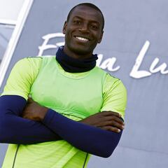 Adrián Ramos al asalto del fortín, y con el jeque en el palco